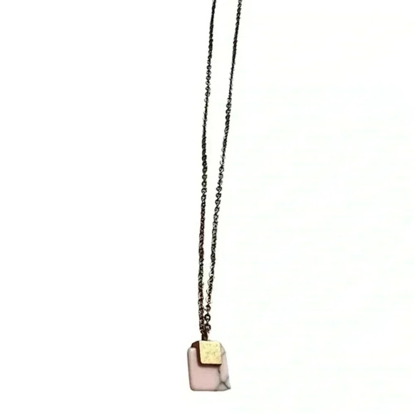 Jewelry - NWOT SIMPLE PINK AND GOLD MARBLE DESIGN DAINTY NECKLACE MATTE DISTRESSED METAL